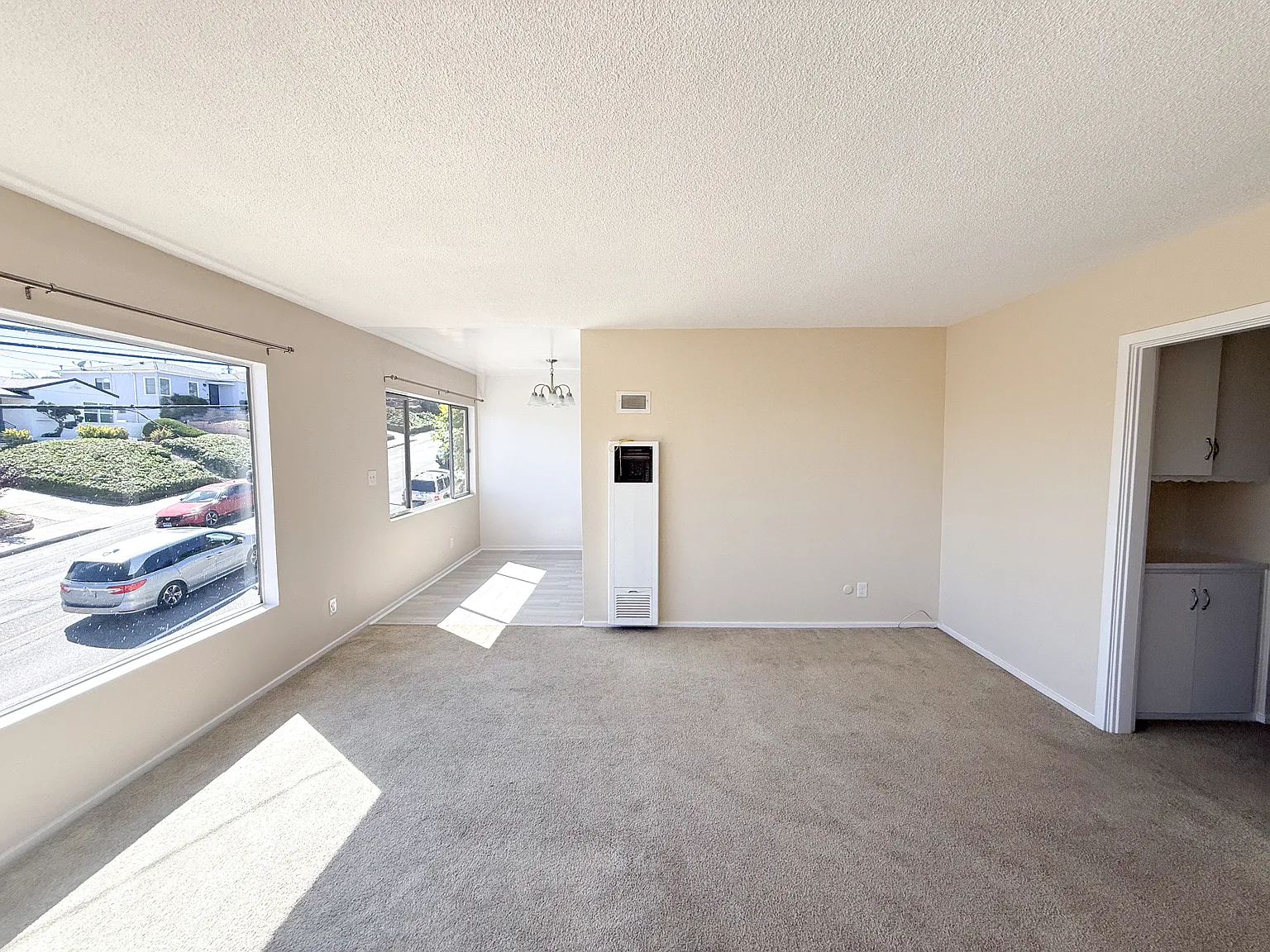 2 bed, 850 sqft, $2,300 — Photo 1
