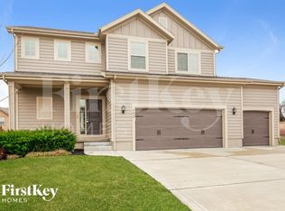 402 Meadowlark Dr, Raymore, MO 64083