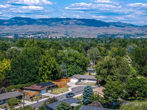 5510 W Centerbrook Ct, Boise, ID 83705