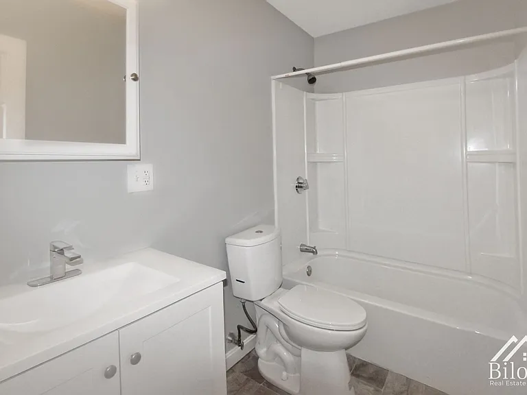 301 Oaklawn Ave — Photo 8