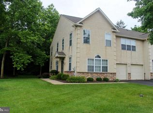 220 Hampton Green Dr, North Wales, PA