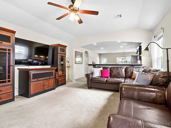 4th image of 9066 S 253rd East Ave