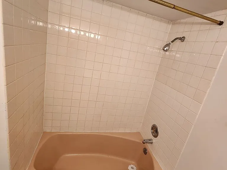 1912 S 13th Ave — Photo 6
