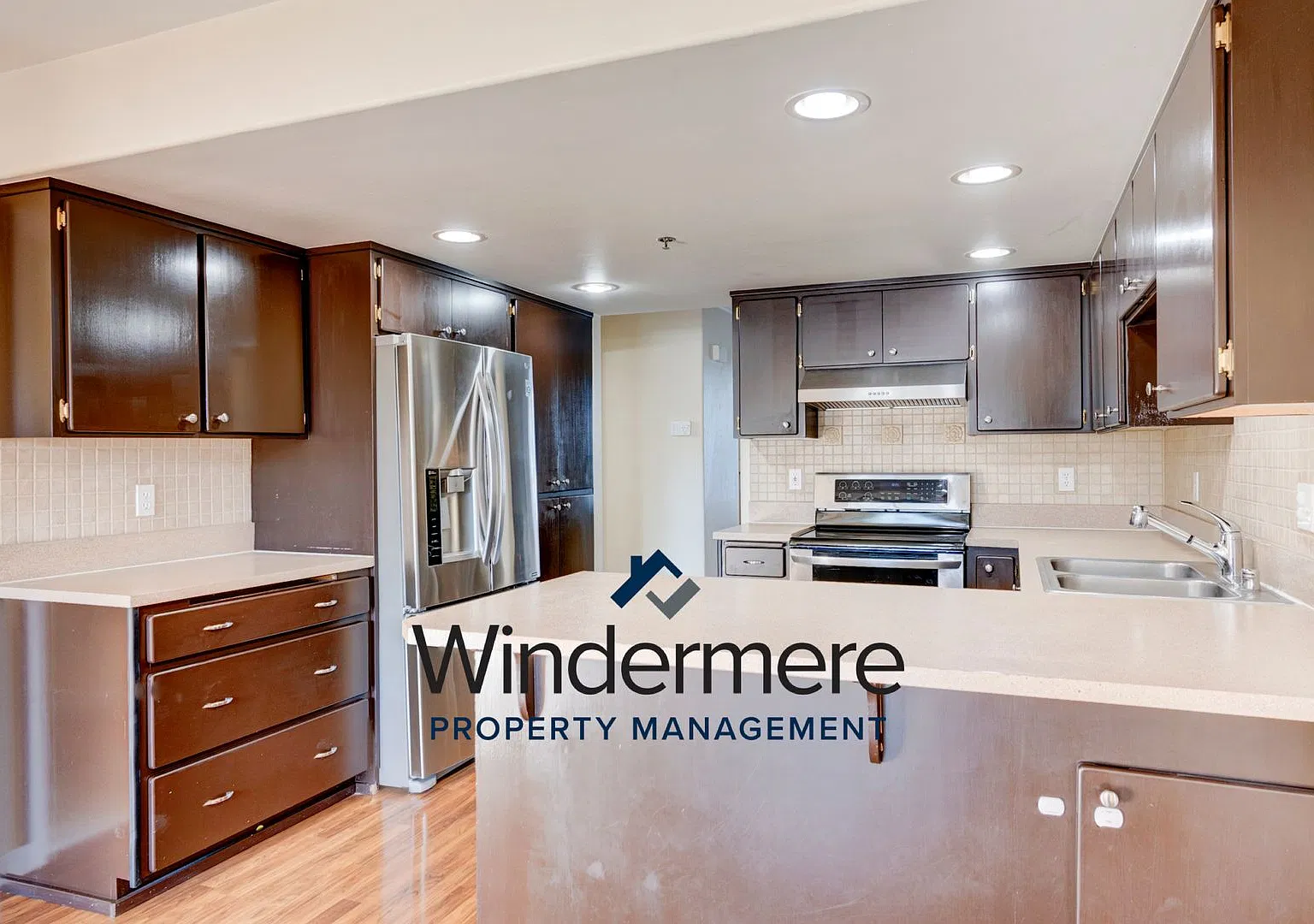 *9 Month Lease* 2 Bed 2 Bath Ground Level Baker View Condo with an Office! — Photo 2