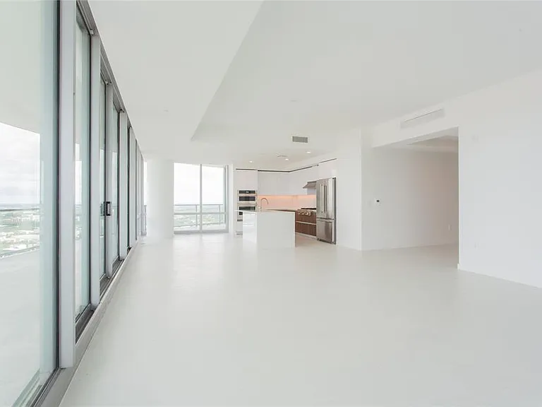 400 Central Ave #2601 — Photo 10