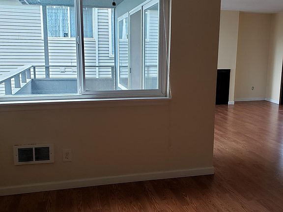 5th image of 1001 Taylor Ave N APT 204