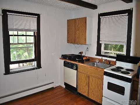 2nd image of 2477 Park Ave