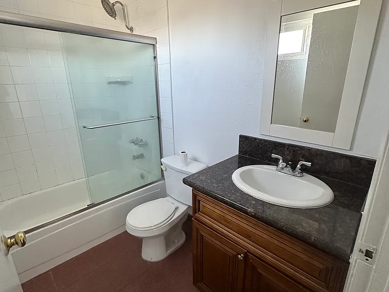 1111 Sunvue Pl #C — Photo 10