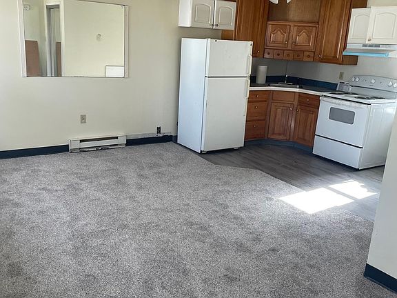 2nd image of 1940 North St #3