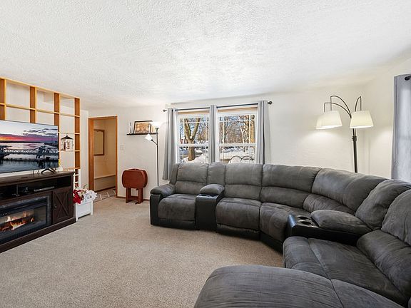 4th image of 232 S 12th Ave