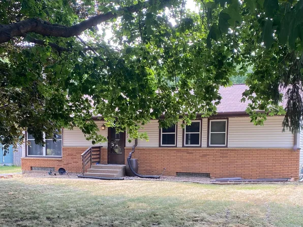 1733 White Bear Ave N, Maplewood, MN 55109