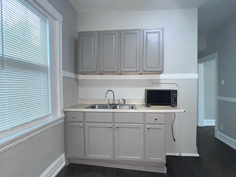 2707 E 78th St #2W — Photo 16