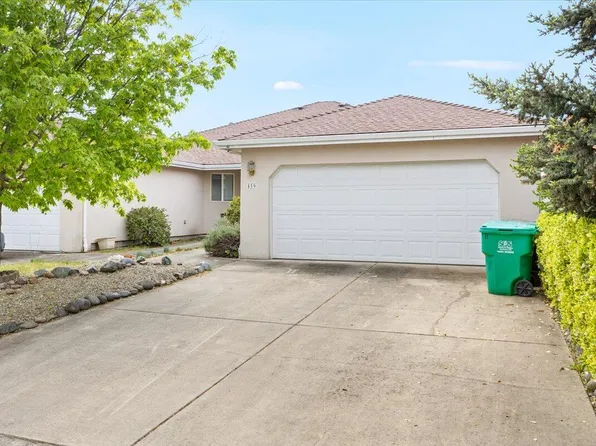 459 Crystal Dr, Eagle Pt, OR 97524