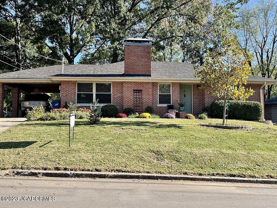1st image of 630 Norris Dr