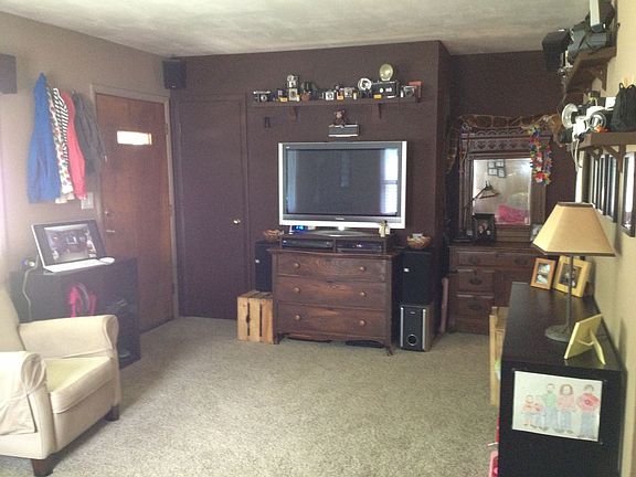 4th image of 742 Ingram St