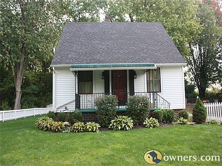 Spectacular Bungalow w/Granite Countertops, Cenral Air, Basement