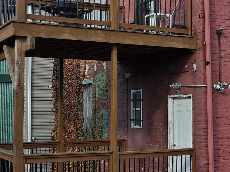 1003 Chestnut St #2 — Photo 32