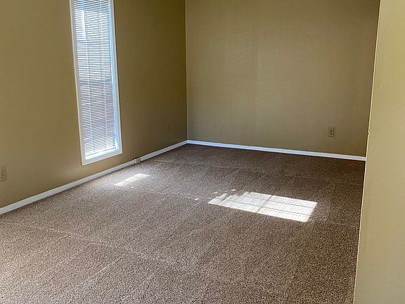3rd image of 3767 Walsingham Dr