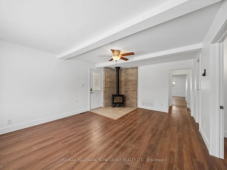 27008 Kennedy Rd #UPPER — Photo 10
