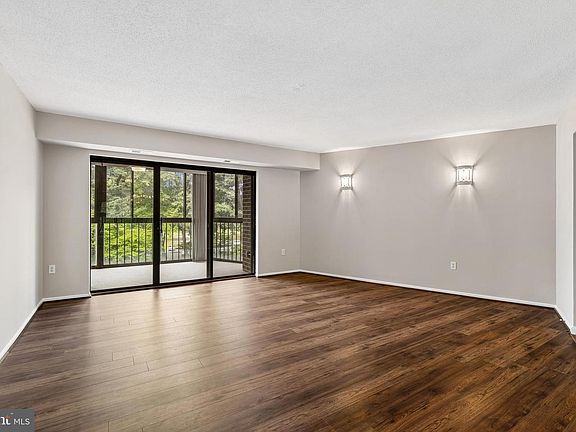 3rd image of 15107 Interlachen Dr #2-303