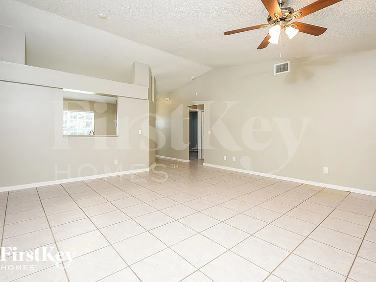 6363 Brack St — Photo 4