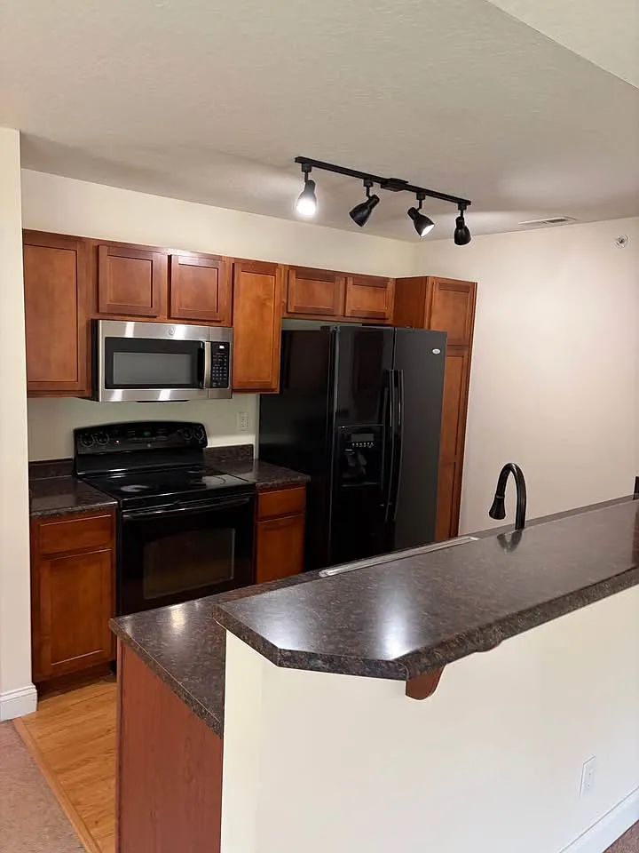 3 bed, 1398 sqft, $1,795 — Photo 2