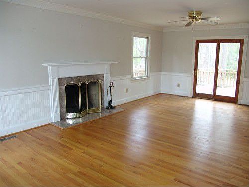 3rd image of 9142 Knight Dr
