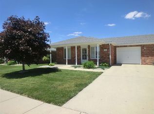 906 Lincoln Dr, Tipton, IN 46072