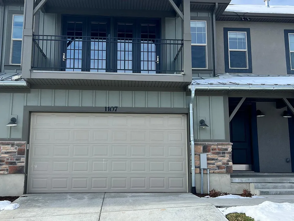 1107 W Cattail Ct