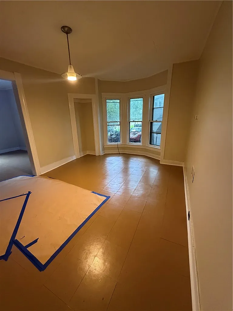 3 bed, 1.0 bath, 1245 sqft, $1,200 — Photo 2