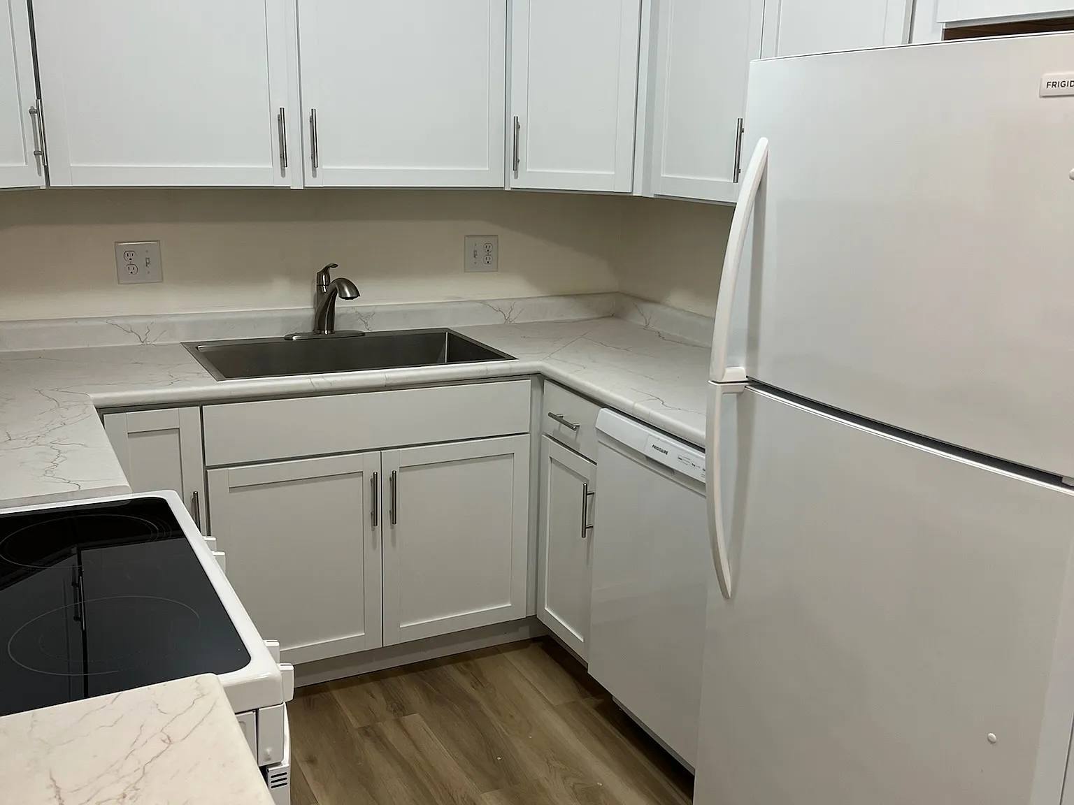 2 bed, 725 sqft, $1,300 — Photo 3