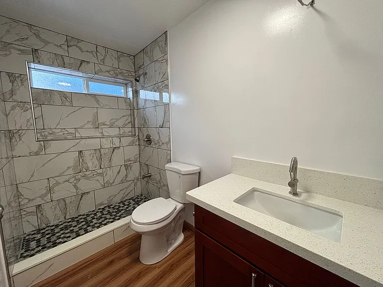 2429 N School St — Photo 4
