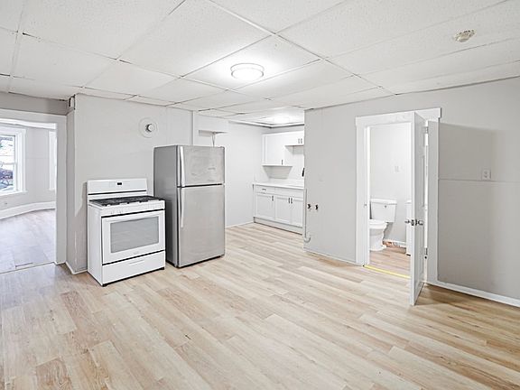 4th image of 39 Wall St APT 4