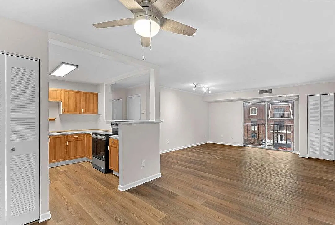 3 bed, 1092 sqft, $3,000 — Photo 2