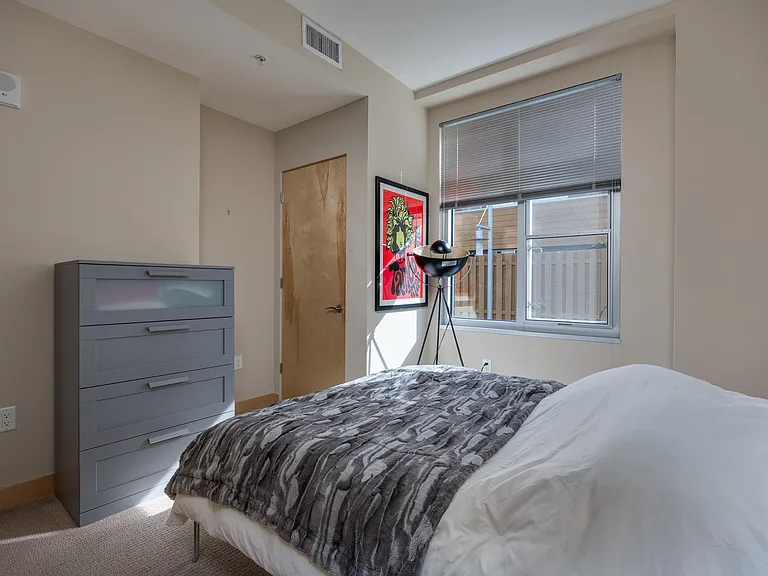 309 W Washington Ave #204 — Photo 16