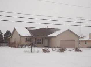 8818 Dunkelow Rd, Franksville, WI 53126