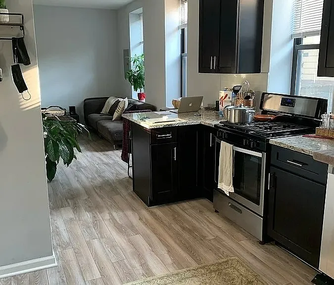 1420 W Blackhawk St #2M — Photo 1