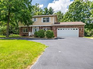 2951 Blackstone Dr, Decatur, IL 62522