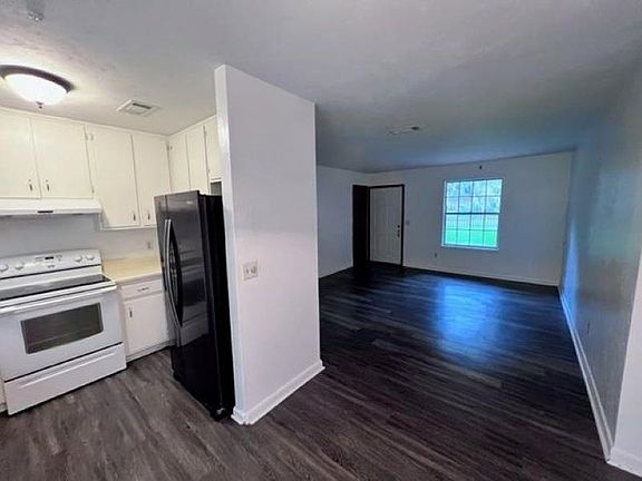 2nd image of 3707 Wood Hill Dr