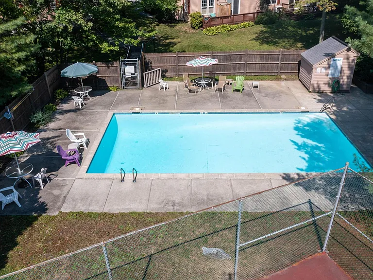 5 Dresden Ct — Photo 74
