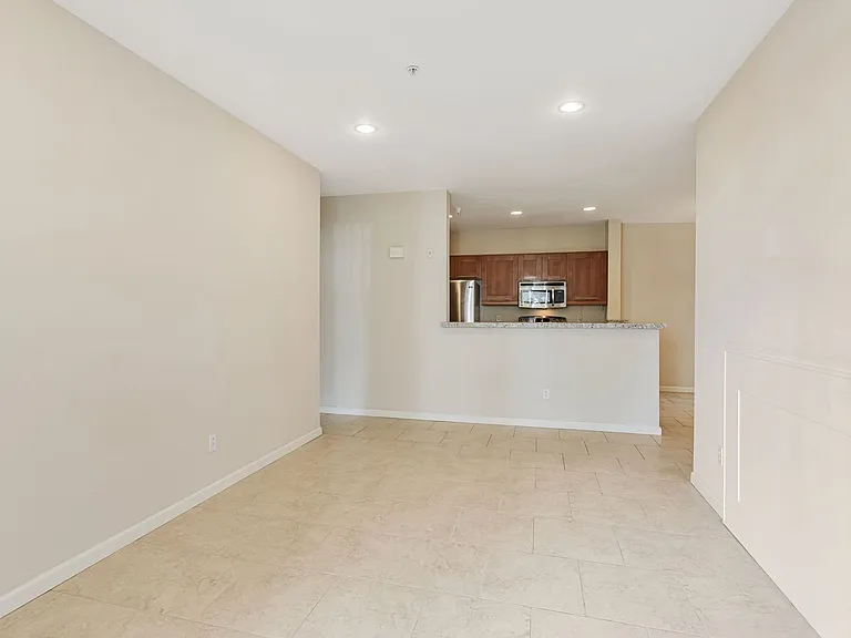 250 Santa Fe Ter #111 — Photo 18