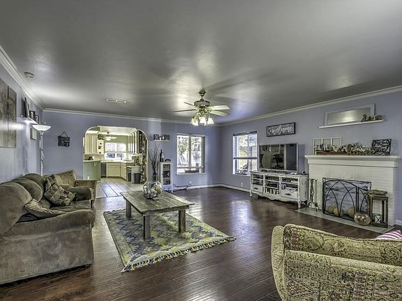 2nd image of 1920 Greeley Dr