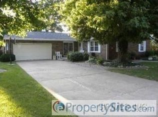 3208 Morkel Dr, Godfrey, IL 62035
