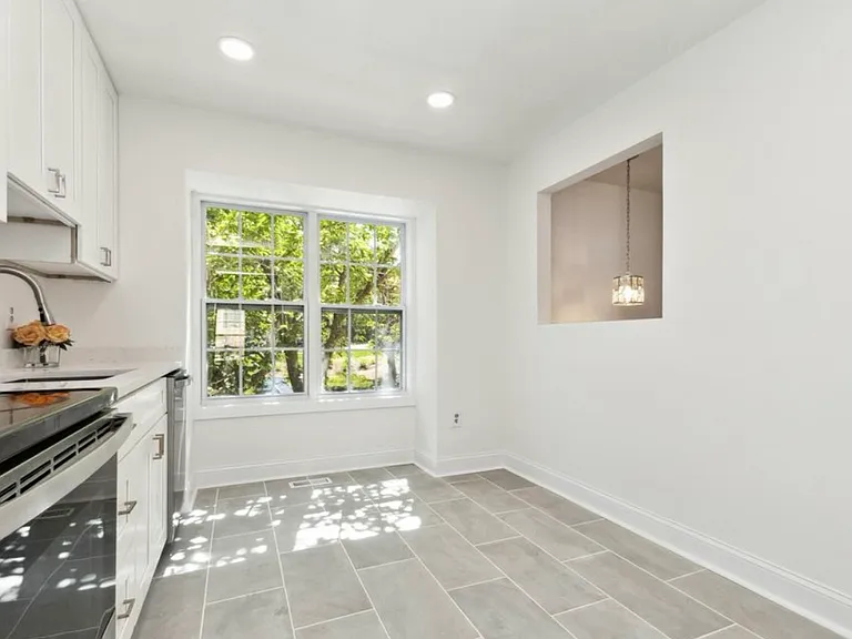 2480 Ridgehampton Ct — Photo 3