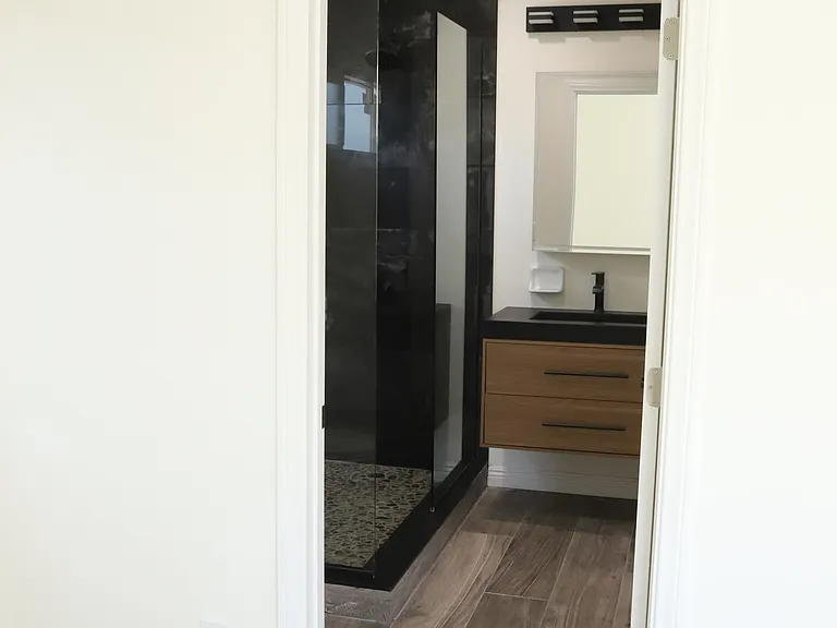 622 W 55th St — Photo 23