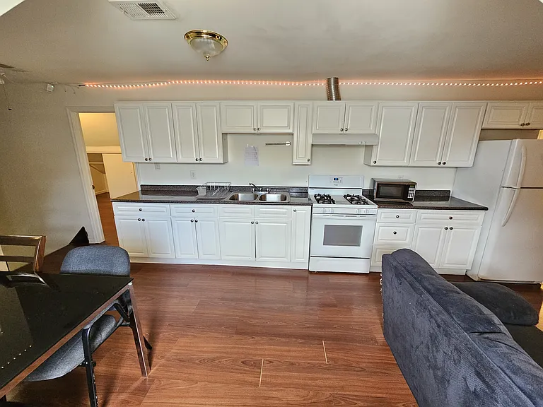 1602 Jacob St — Photo 8