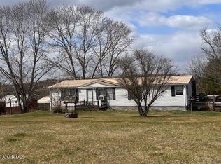 1941 Oak Grove Rd, Breezewood, PA 15533