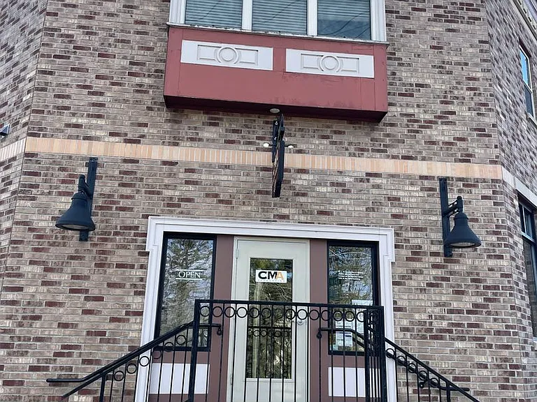 117 E Washington St — Photo 21