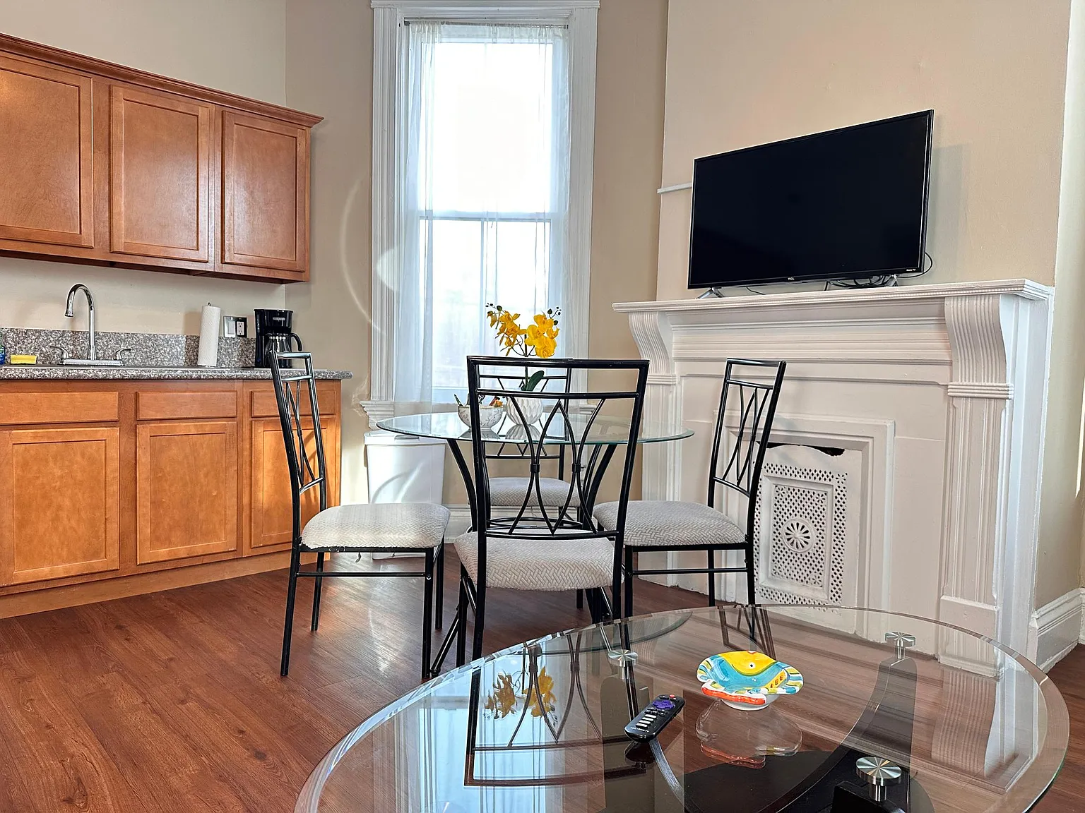 3 bed, 1100 sqft, $999 — Photo 1