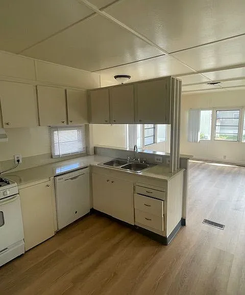 Henderson Homes — Photo 30